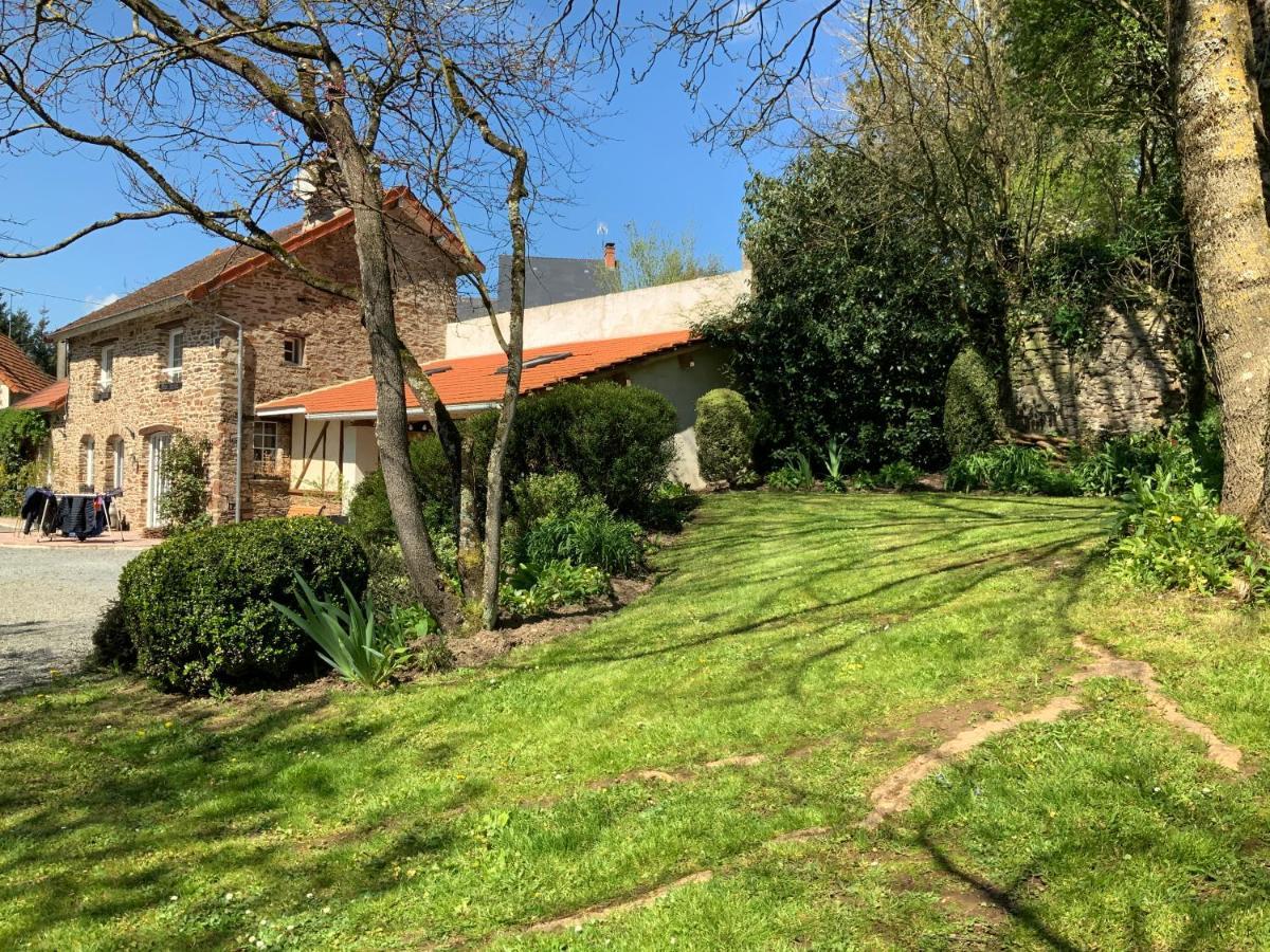 Bed and Breakfast Le Moulin De La Castellerie Moon-sur-Elle Exterior foto
