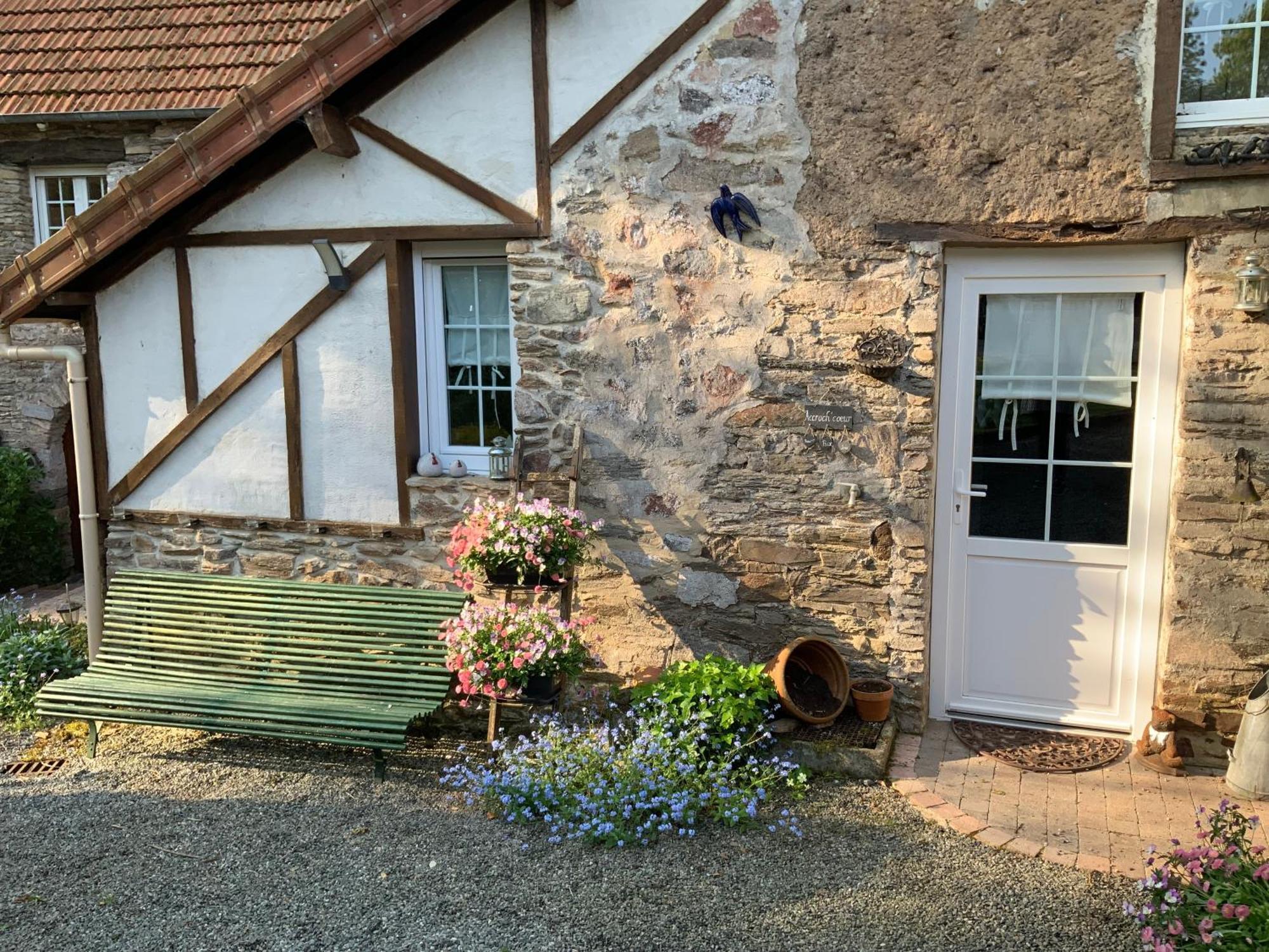 Bed and Breakfast Le Moulin De La Castellerie Moon-sur-Elle Exterior foto