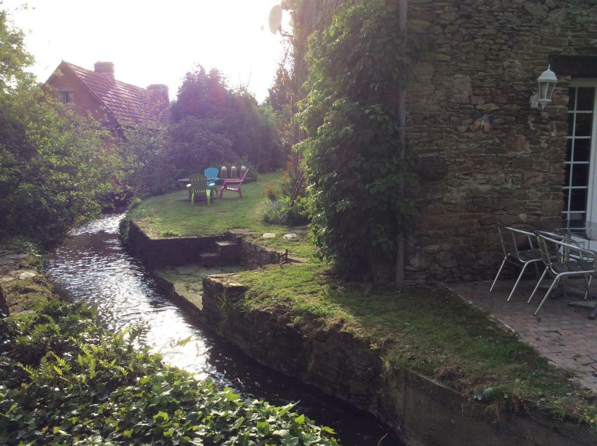 Bed and Breakfast Le Moulin De La Castellerie Moon-sur-Elle Exterior foto